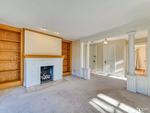 Living - 151 N Macomb, Monroe, MI 48161 photo 3 of 4