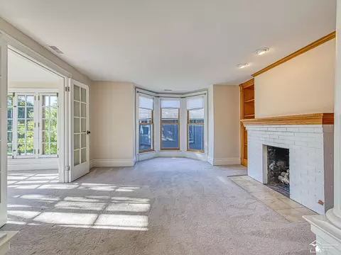Living - 151 N Macomb, Monroe, MI 48161 photo 2 of 4