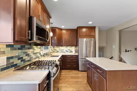 Kitchen - 7957 E Monroe, Tecumseh, MI 49286 photo 6 of 8