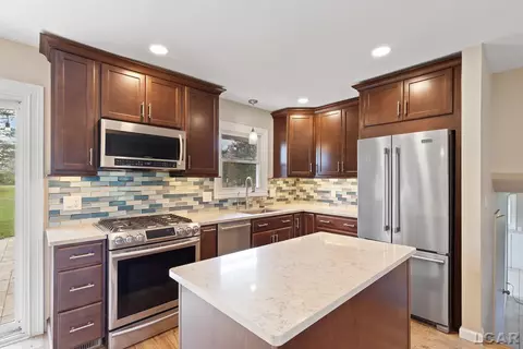 Kitchen - 7957 E Monroe, Tecumseh, MI 49286 photo 4 of 8