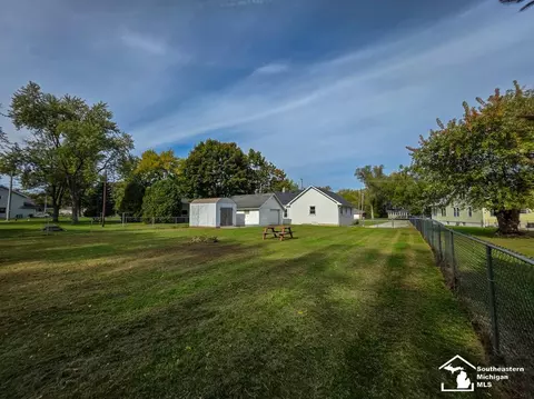 Exterior - 920 Cole, Monroe, MI 48162 photo 4 of 5