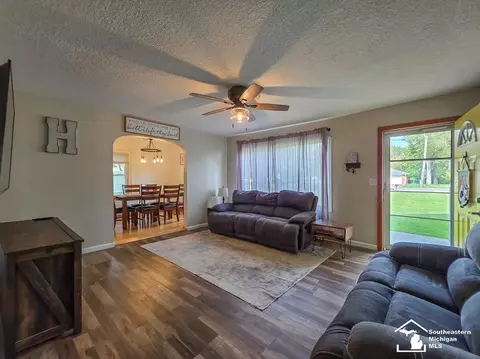 Living - 920 Cole, Monroe, MI 48162 photo 1 of 1