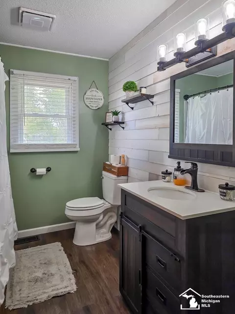 Bath - 920 Cole, Monroe, MI 48162 photo 1 of 1