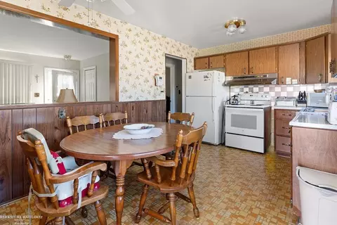 Kitchen - 14765 Chippewa, Warren, MI 48088 photo 1 of 2