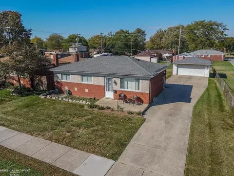 View/Area - 14765 Chippewa, Warren, MI 48088 photo 5 of 6