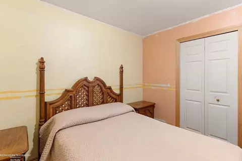 Bedroom - 14765 Chippewa, Warren, MI 48088 photo 4 of 4