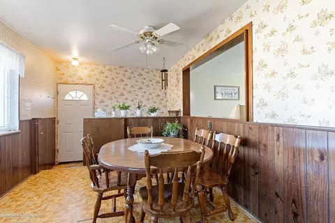 Dining - 14765 Chippewa, Warren, MI 48088 photo 1 of 1