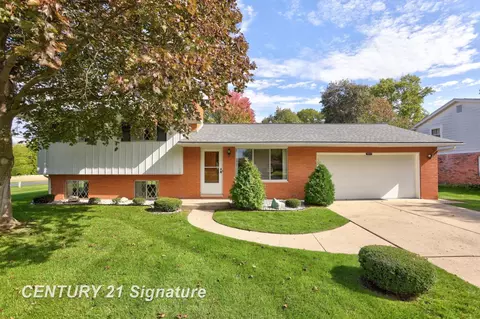 1908 W Packard, Saginaw, MI 48638