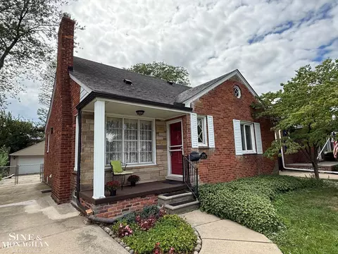 20884 Woodmont, Harper Woods, MI 48225