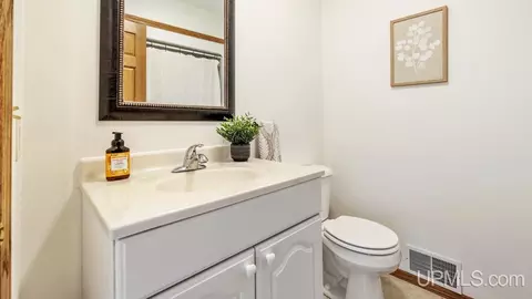 Bath - 8575 M5, Gladstone, MI 49837 photo 3 of 3