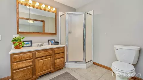 Bath - 8575 M5, Gladstone, MI 49837 photo 1 of 3
