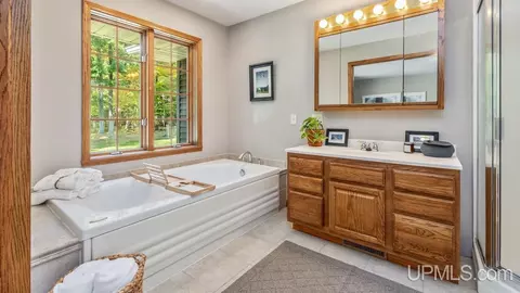 Bath - 8575 M5, Gladstone, MI 49837 photo 2 of 3