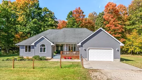 8575 M5, Gladstone, MI 49837