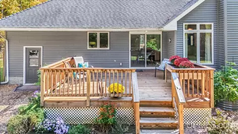 Exterior - 8575 M5, Gladstone, MI 49837 photo 4 of 7
