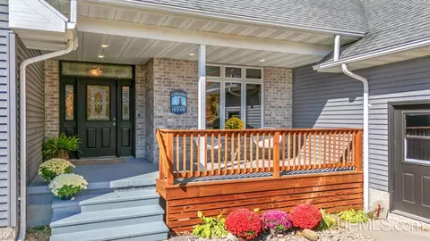 Exterior - 8575 M5, Gladstone, MI 49837 photo 2 of 7