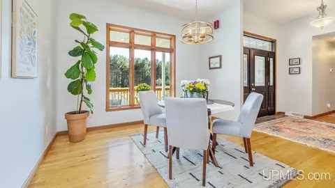 Dining - 8575 M5, Gladstone, MI 49837 photo 1 of 1