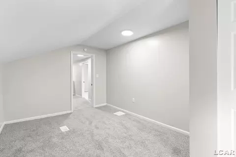 516 E Hunt, Adrian, MI 49221 photo 26