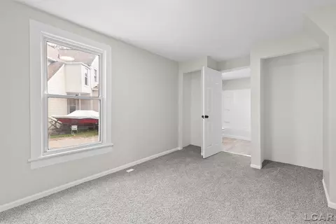 516 E Hunt, Adrian, MI 49221 photo 17