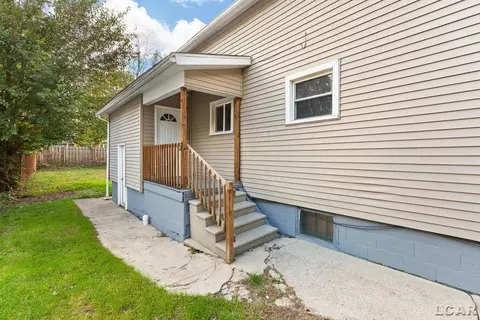 516 E Hunt, Adrian, MI 49221 photo 33