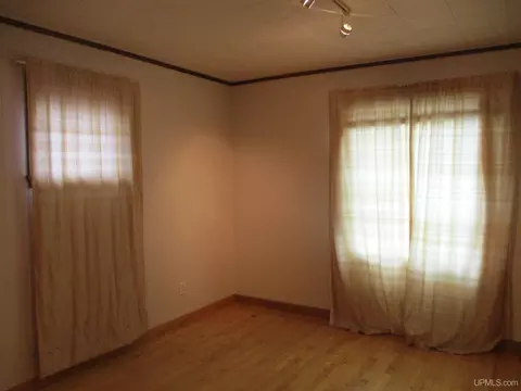 900 Third, Hancock, MI 49930 photo 14