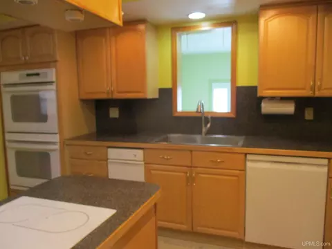 900 Third, Hancock, MI 49930 photo 17