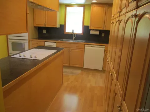 900 Third, Hancock, MI 49930 photo 16