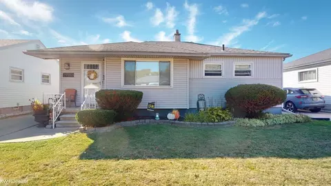 29761 Rosemont, Roseville, MI 48066