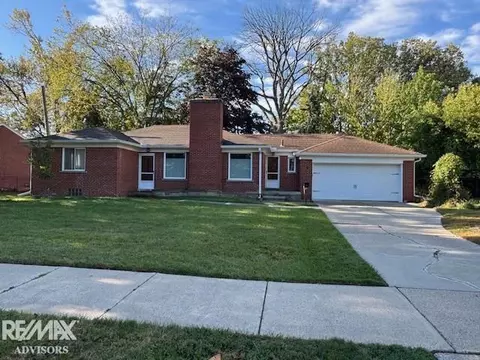 20696 Huntington, Harper Woods, MI 48225