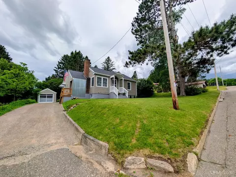 817 W Boyington, Iron River, MI 49935