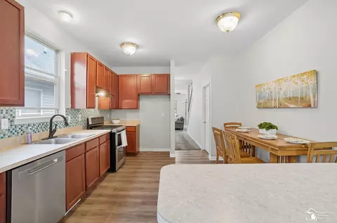 Kitchen - 422 Lapoint, Monroe, MI 48162 photo 2 of 2
