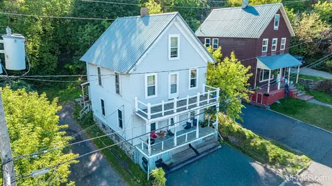 809 E Montezuma, Houghton, MI 49931