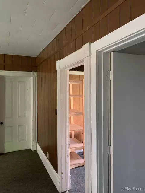 809 E Montezuma, Houghton, MI 49931 photo 36