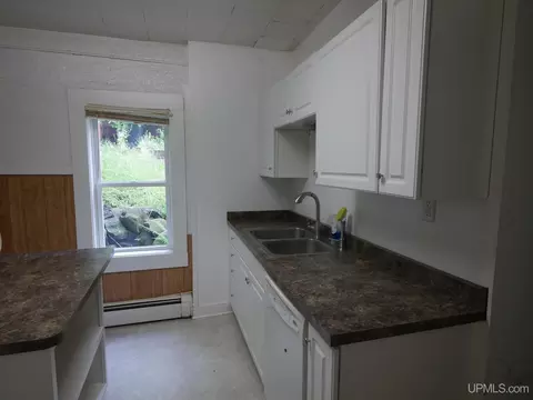 809 E Montezuma, Houghton, MI 49931 photo 6