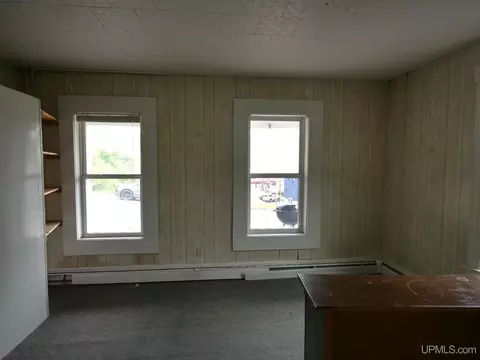 809 E Montezuma, Houghton, MI 49931 photo 19