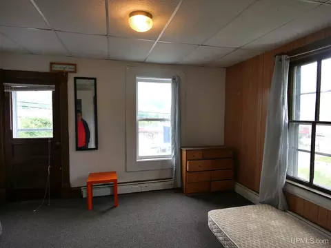 809 E Montezuma, Houghton, MI 49931 photo 33