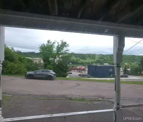 809 E Montezuma, Houghton, MI 49931 photo 22