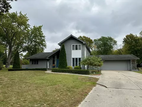859 Foxboro, Saginaw, MI 48638