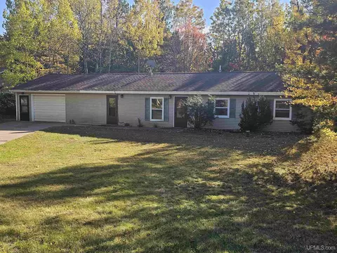 310 Lakewood, Marquette, MI 49855