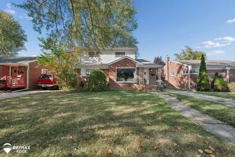 10011 Garvett, Livonia, MI 48150