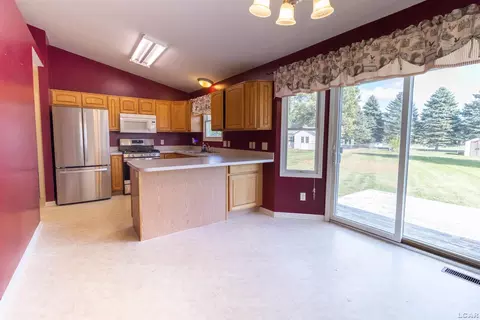 3175 Cobblestone, Tecumseh, MI 49286 photo 11