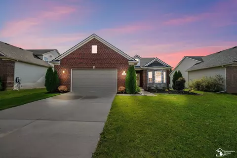 656 Elk Ridge Dr, Dundee, MI 48131