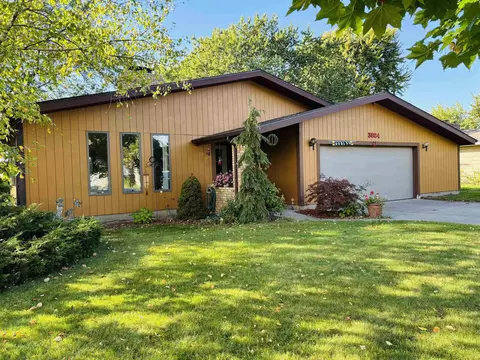 3824 S 2 Mile, Bay City, MI 48706