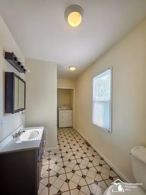 Bath - 419 Almyra, Monroe, MI 48161 photo 1 of 2