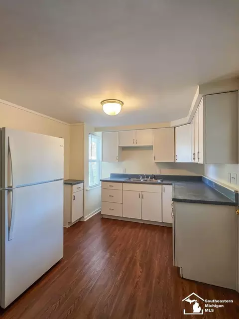 Kitchen - 419 Almyra, Monroe, MI 48161 photo 1 of 1