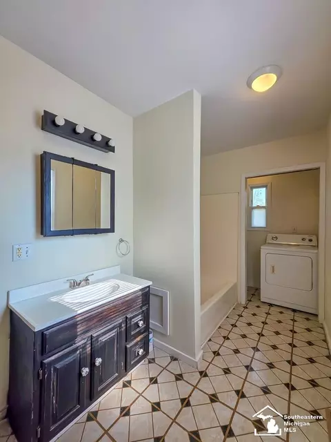Bath - 419 Almyra, Monroe, MI 48161 photo 2 of 2