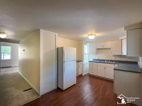 Entry Way - 419 Almyra, Monroe, MI 48161 photo 1 of 3