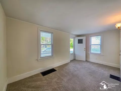Living - 419 Almyra, Monroe, MI 48161 photo 1 of 1
