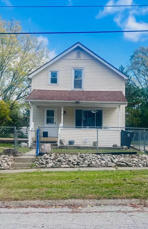 975 Hammond, Flint, MI 48503