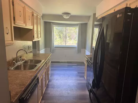 Kitchen - 3191 Brentfield, Flushing, MI 48433 photo 1 of 2