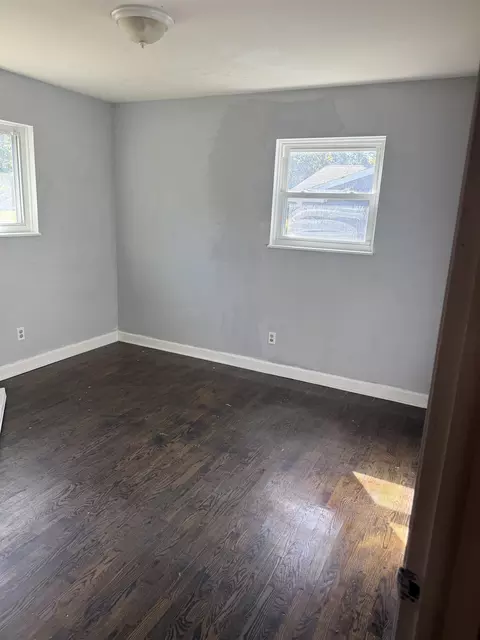Bedroom - 3191 Brentfield, Flushing, MI 48433 photo 2 of 4